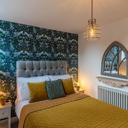 Luxury Chapel Apartment Within City Walls Chester Eksteriør bilde