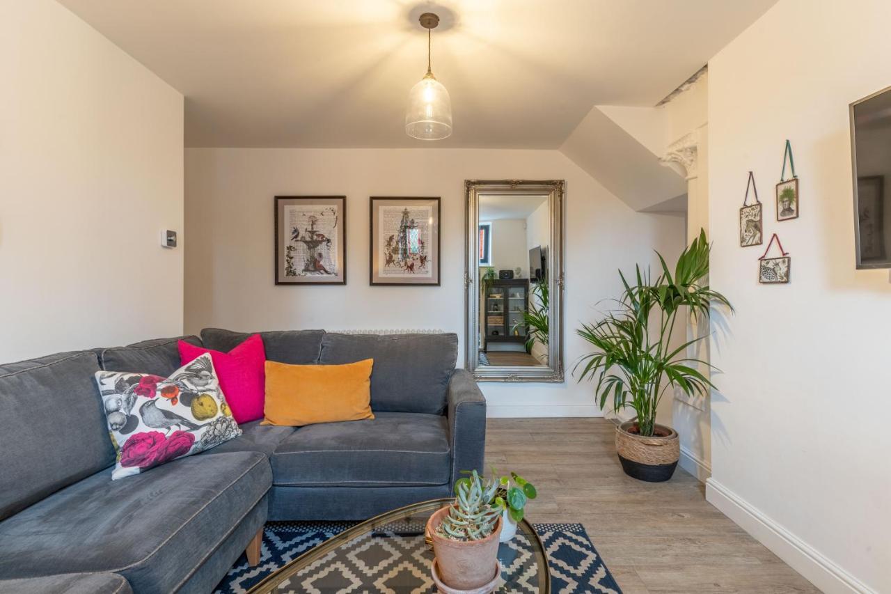 Luxury Chapel Apartment Within City Walls Chester Eksteriør bilde