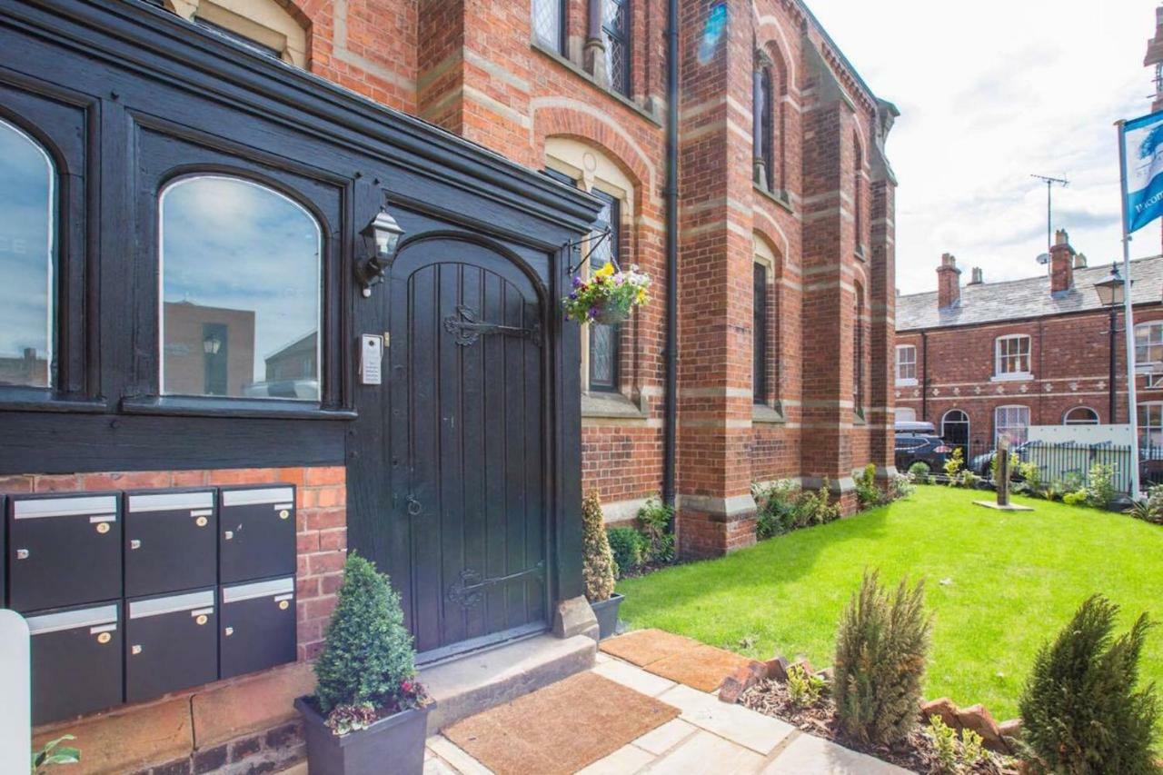 Luxury Chapel Apartment Within City Walls Chester Eksteriør bilde